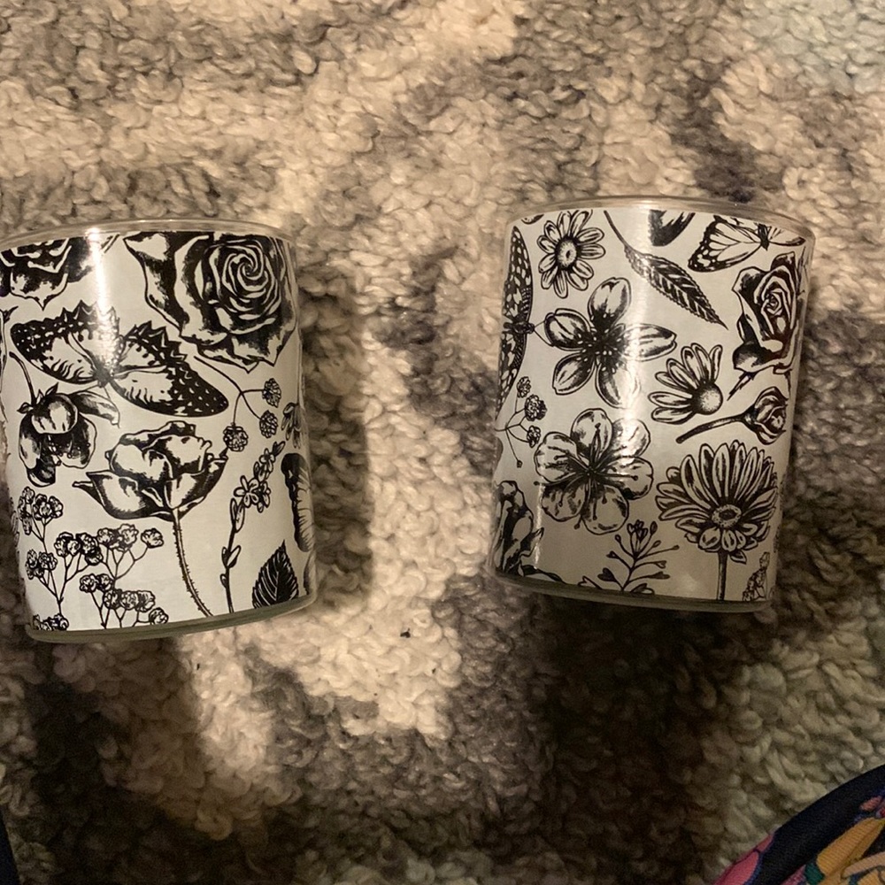 Unique butterfly style heavy light holders (2)